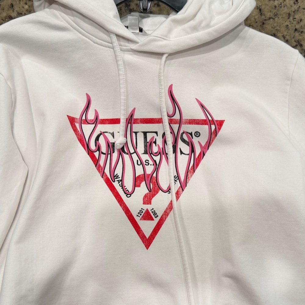 GUESS LOGO HOODIE - Picture 6 of 6